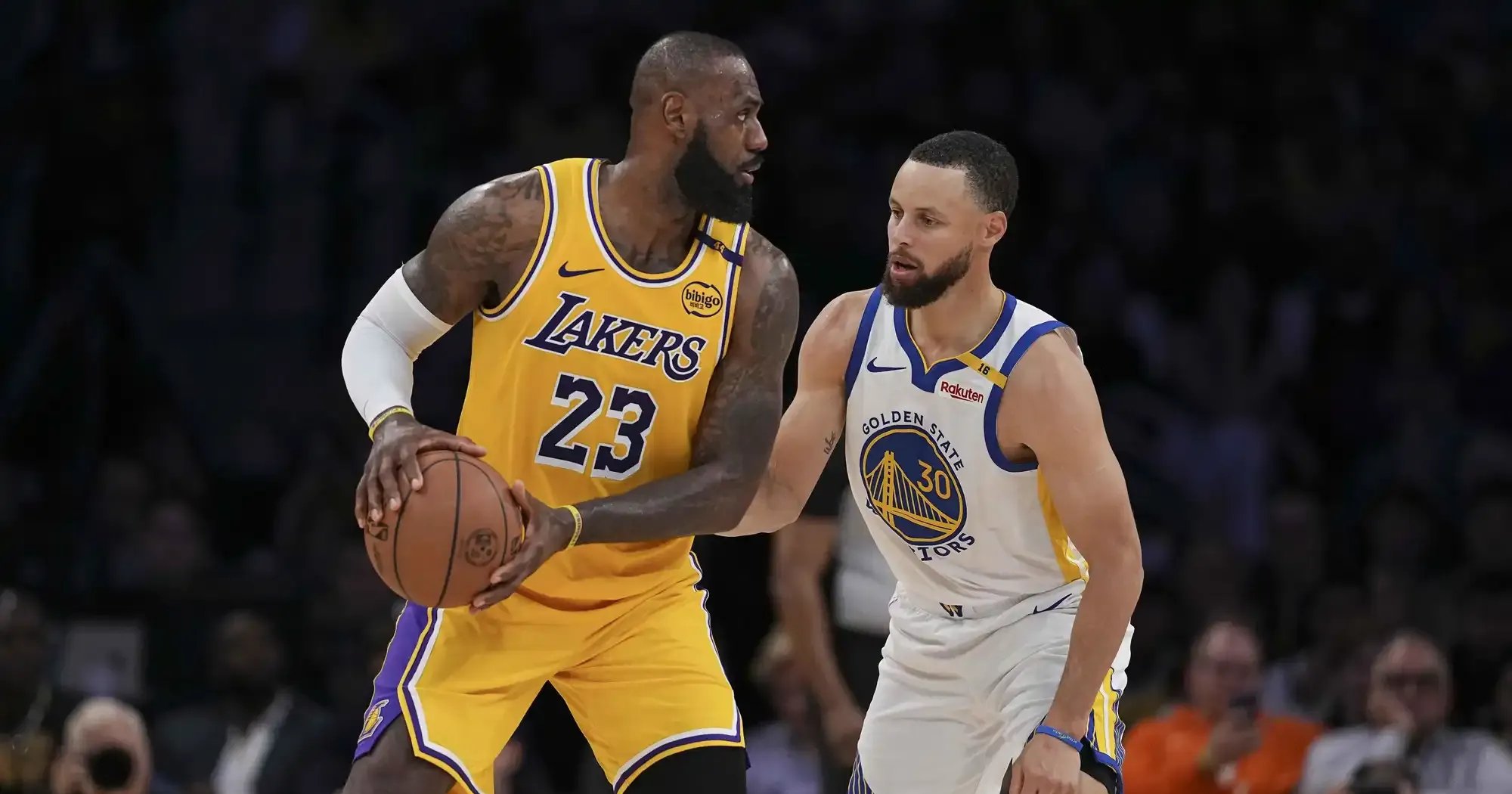 九游娱乐官方网站-关于詹姆斯与70激战SKT分钟，出色防守胜负难料！，浓眉哥焦点对战上演精彩一战的信息