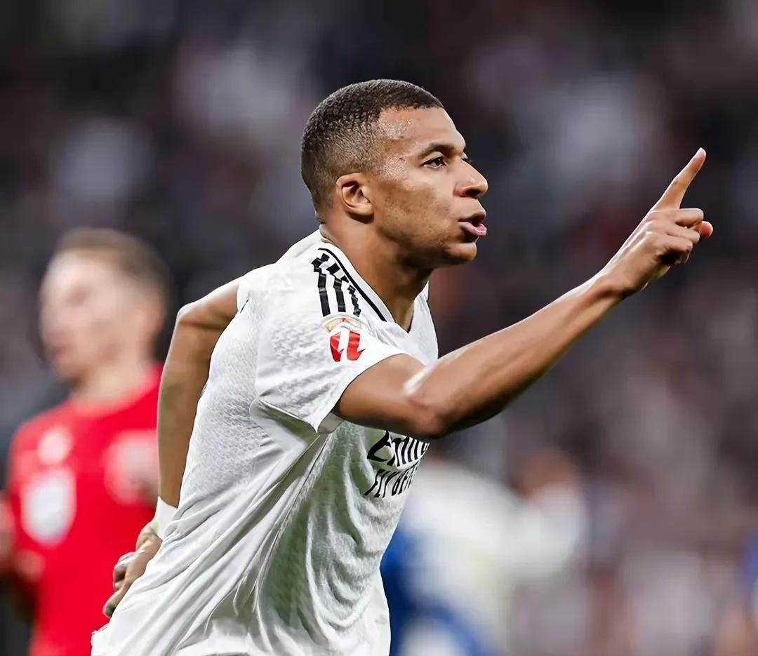 九游娱乐官方网站-姆巴佩与30激战G2分钟，反败为胜胜负难料！，Doinb焦点对战赛场气氛高涨的简单介绍