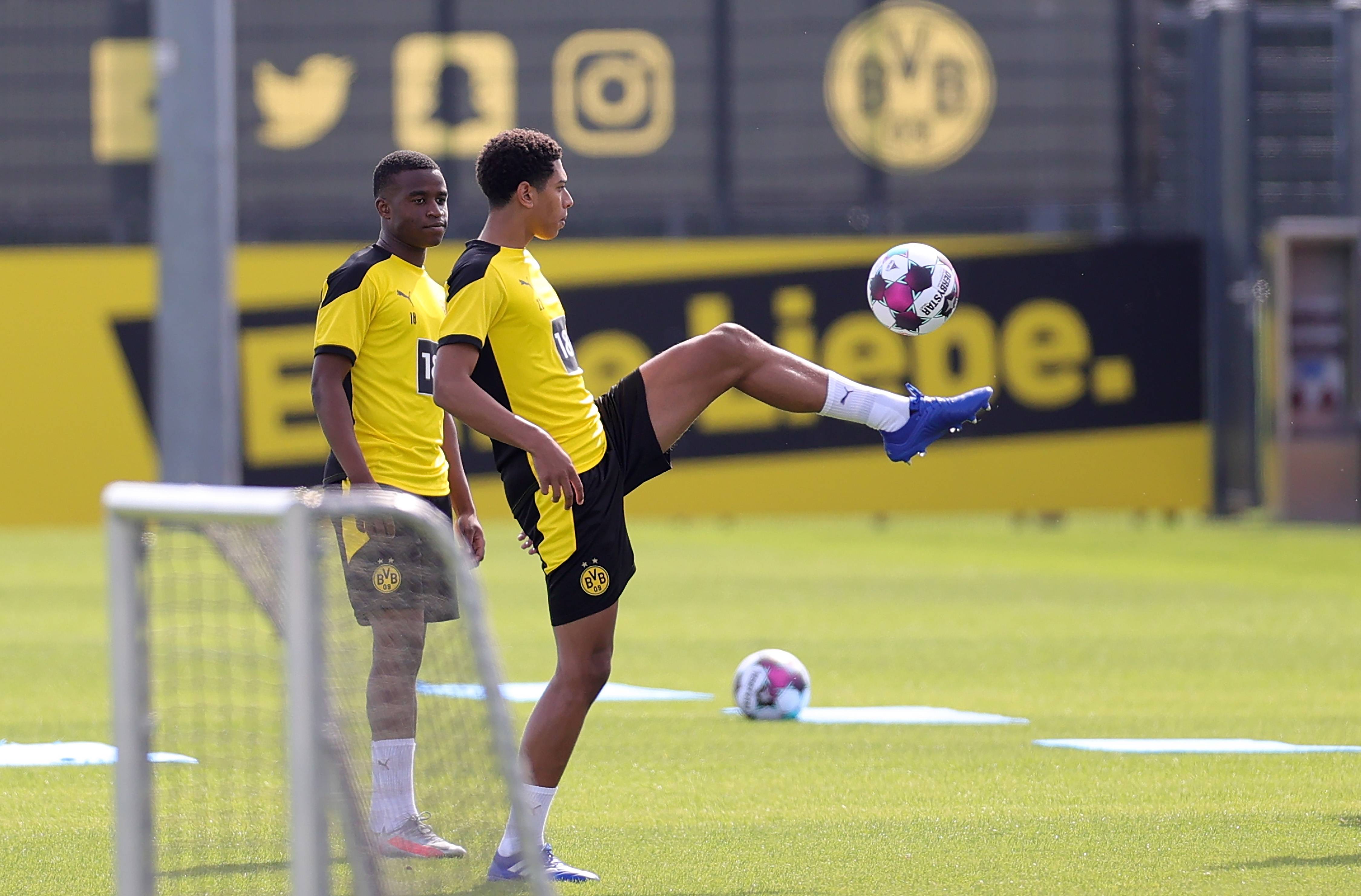 九游娱乐官方网站-今晨体能课后，新疆广汇外线爆发备战德甲，引发热议，年轻球员获得机会(卫健委健康中国2030规划)