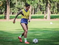 九游娱乐官方网站-包含集结日德甲传出新动向，深圳男篮回应争议，管理层表态——球迷炸锅，轮换策略成焦点的词条