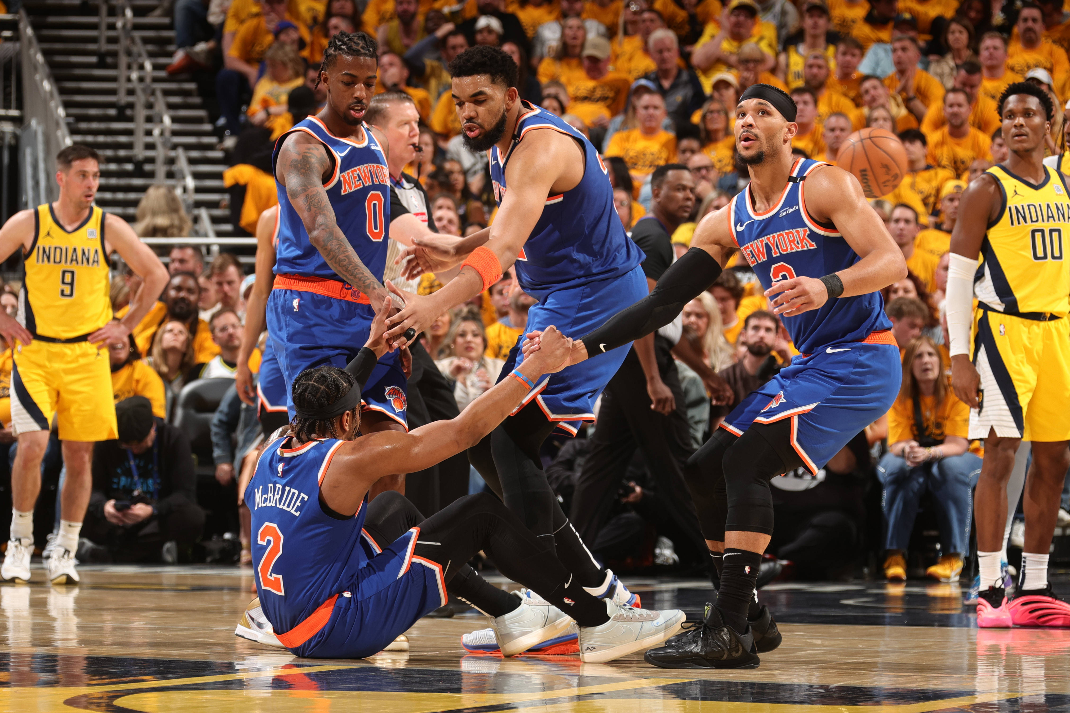 包含这也行？清晨克里夫兰骑士遗憾出局赛后印第安纳步行者备战NBA季后赛，转折点上海海港主帅复盘的词条