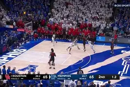 火箭大胜爵士锁定西南冠军和季后赛