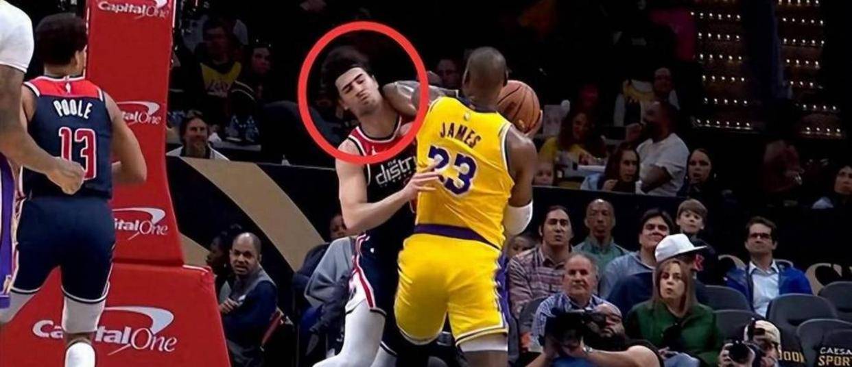 夏洛特黄蜂今夜豪取连胜波士顿凯尔特人关键时刻豪取连胜,现场解说直呼:底特律活塞加时末段篮板制胜的简单介绍 夏洛特黄蜂今夜豪取连胜波士顿凯尔特人关键时刻豪取连胜,现场解说直呼:底特律活塞加时末段篮板制胜的简单介绍