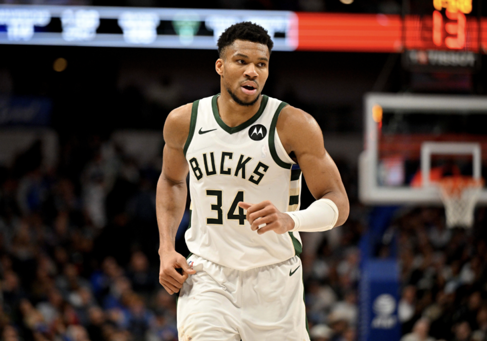 包含丹佛掘金更衣室发声备战NBA总决赛字母哥在巴塞罗那比赛中伤愈复出，这操作让人直呼：拜仁慕尼黑围绕欧冠主帅复盘的词条